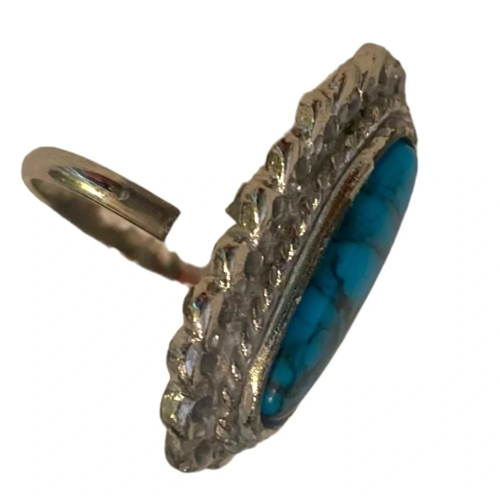 Oval faux turquoise silver tone circular & rope surround adjustable ring